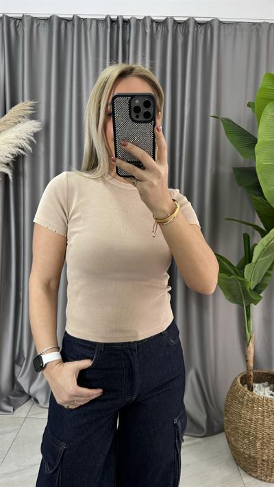 YIKAMA EFEKTLİ BEJ TİŞÖRT