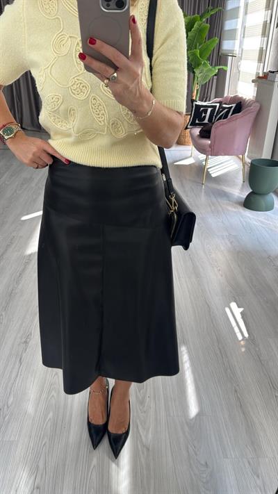 Yumuşacık Siyah Midi Boy Deri Etek