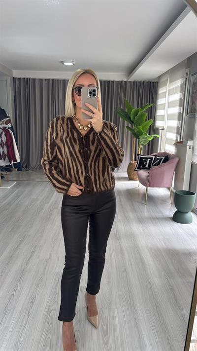 Zebra Desen Acı Kahve Triko Hırka