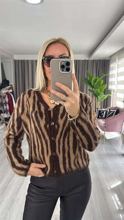 Zebra Desen Acı Kahve Triko Hırka