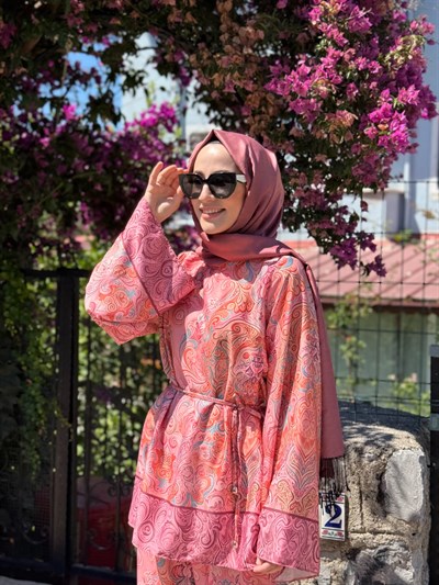 Pembe Desenli Takım