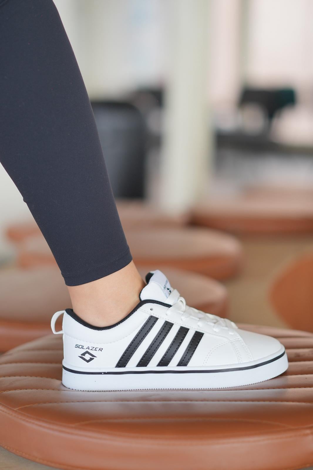 Kadın Beyaz Ortopedik Kaymaz Taban Günlük Sneaker 058-K