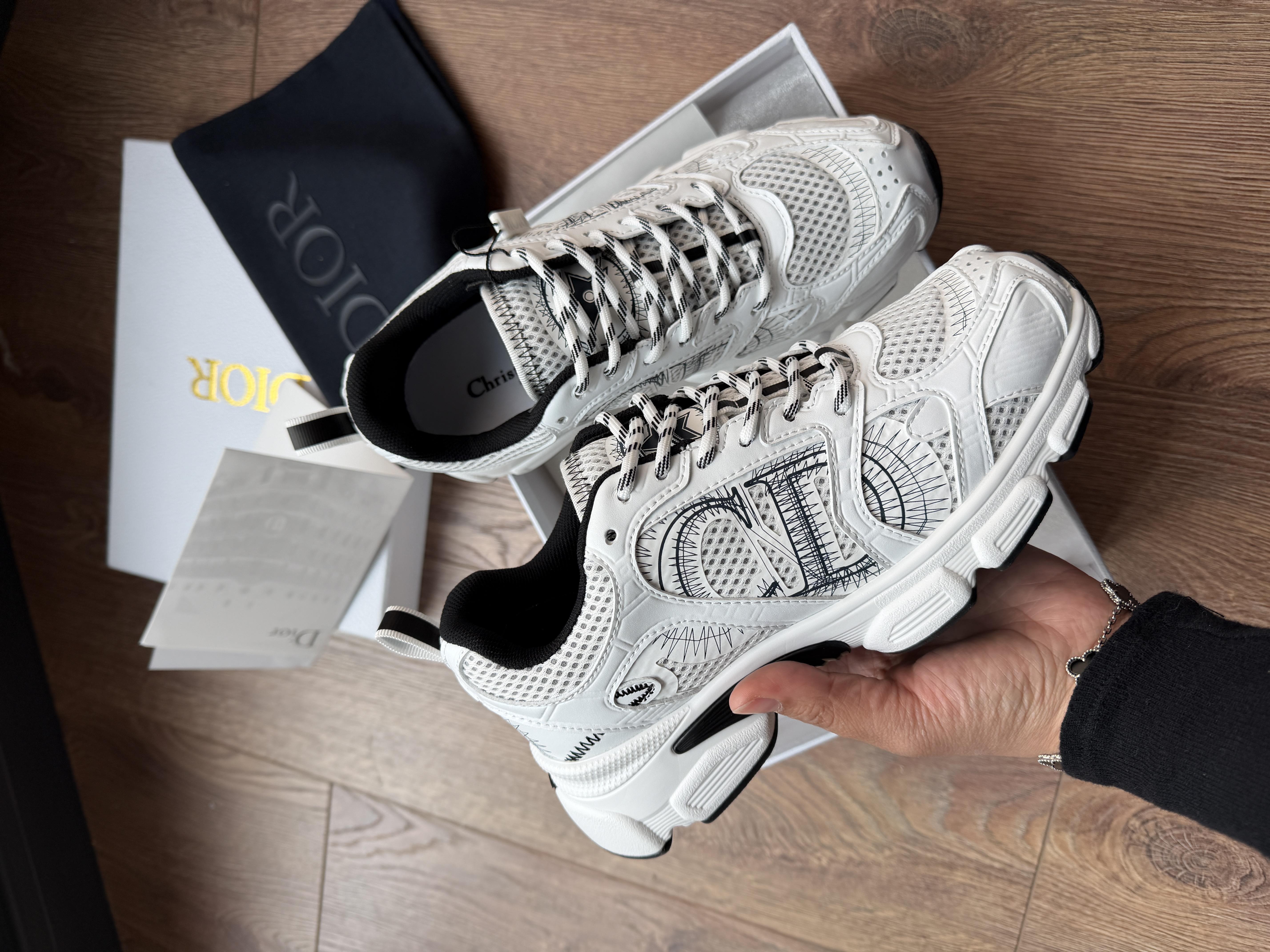 CD SNEAKER