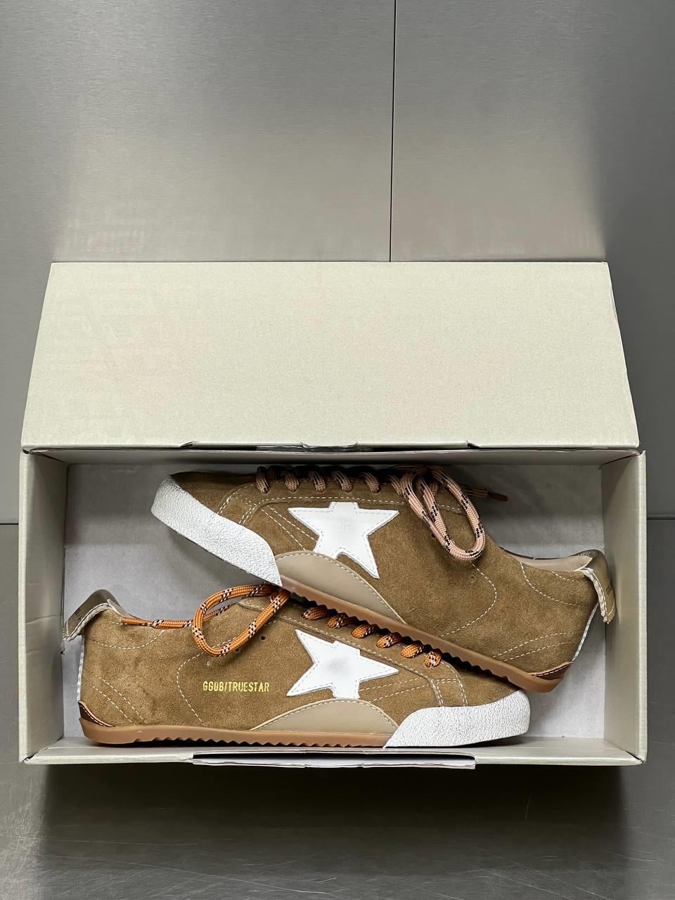 GOLDEN GOOSE