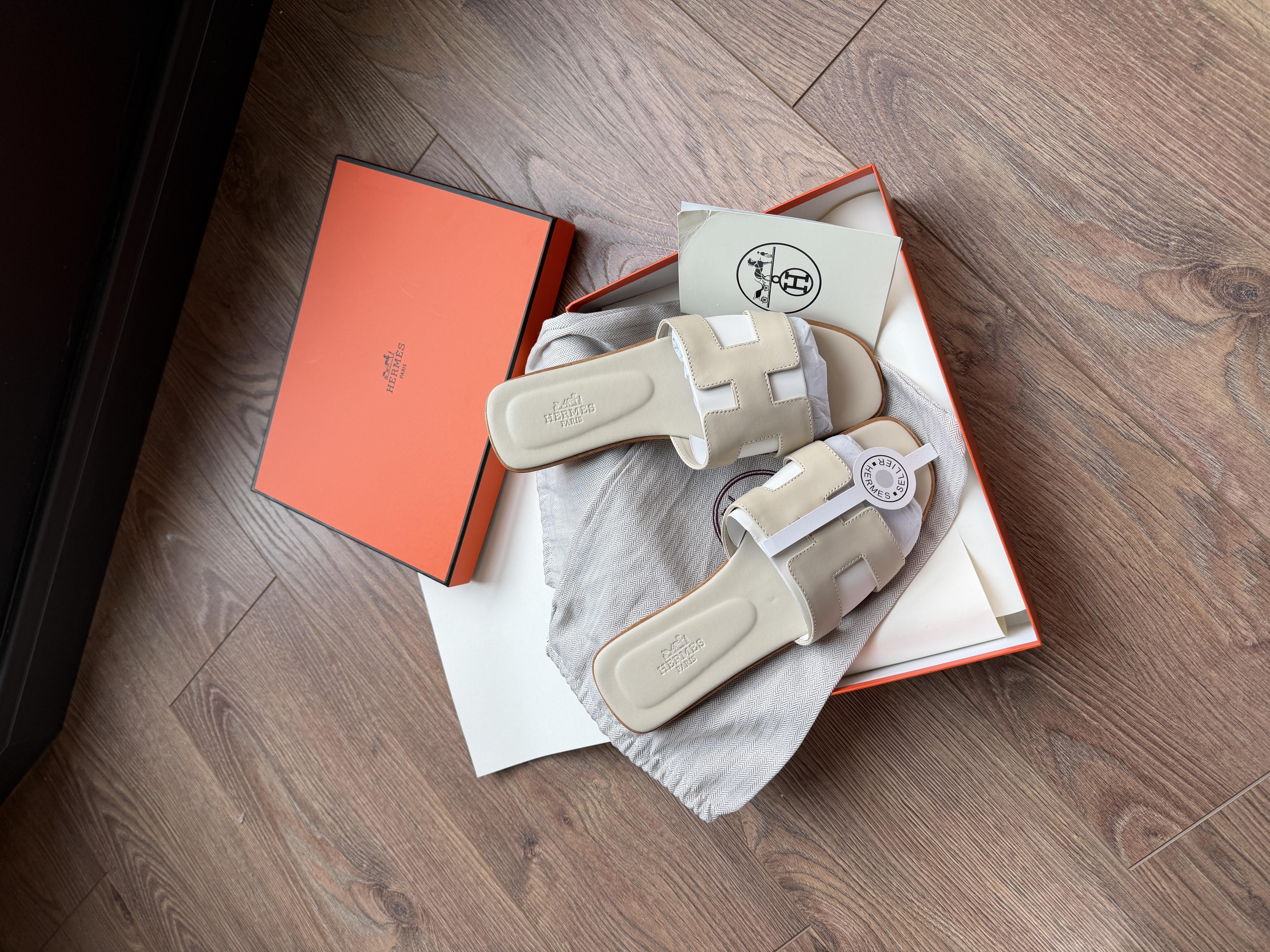 HERMES SLİPPERY BEİGE