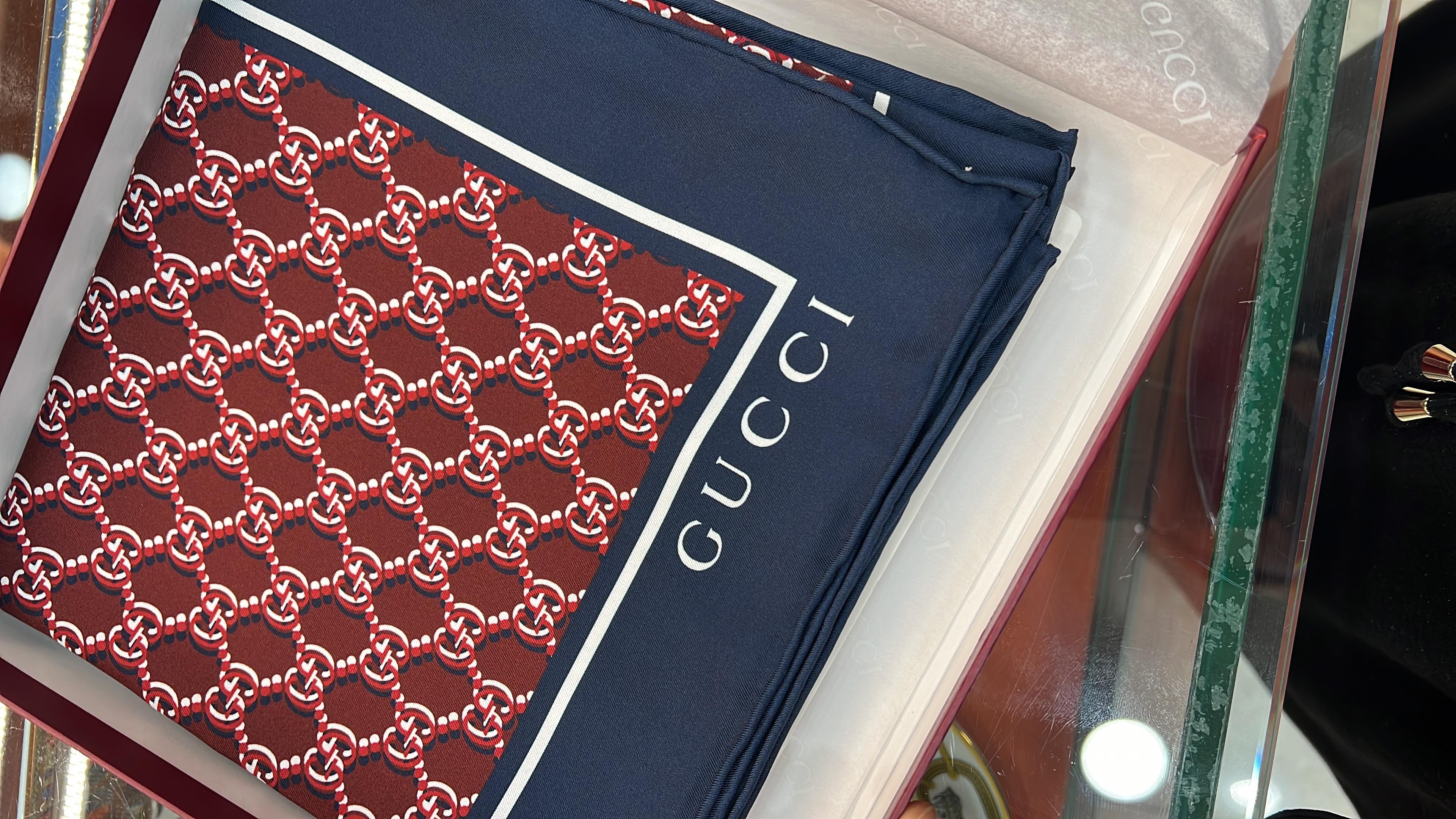 GUCCİ EŞARP 