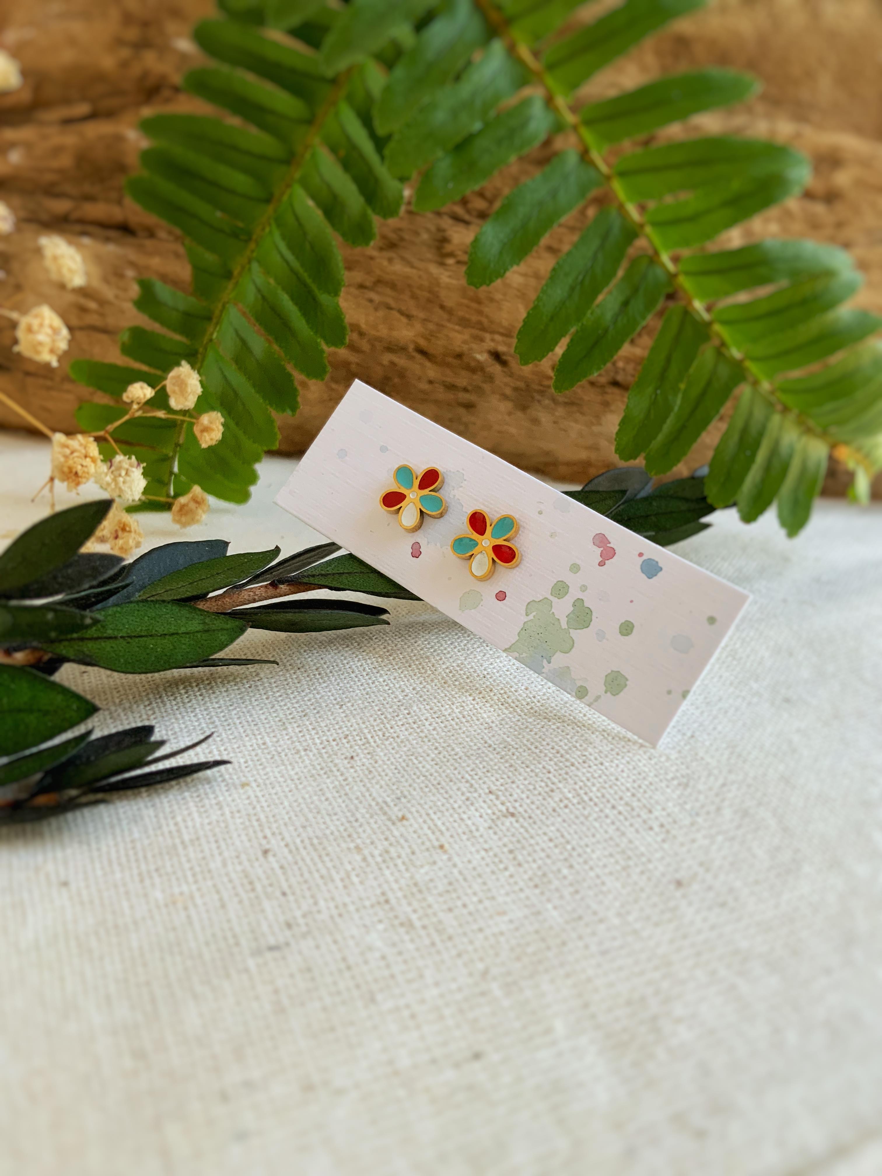 Çelik Çiçek Küpe