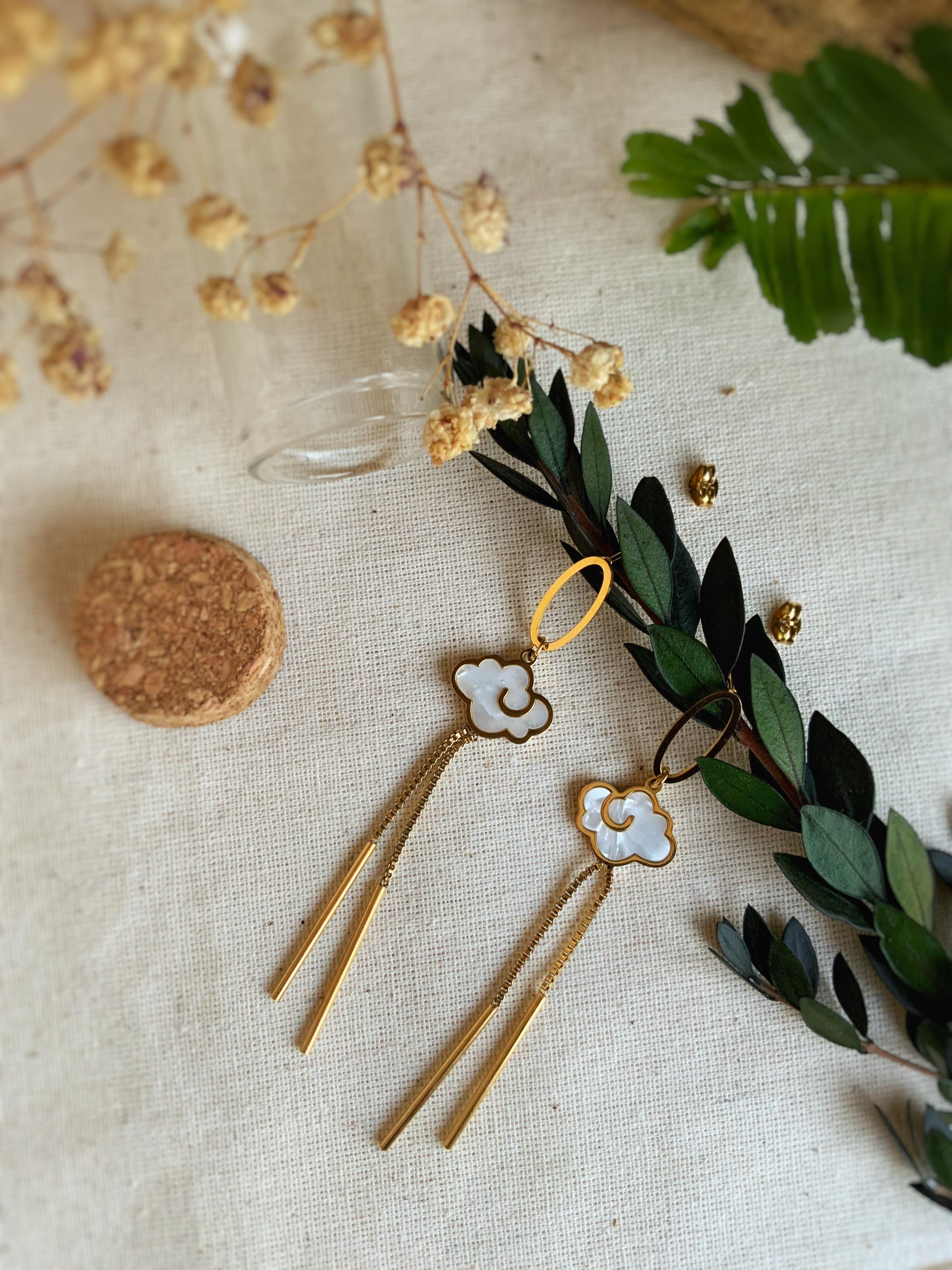 Çelik Sallantılı Bulut Küpe