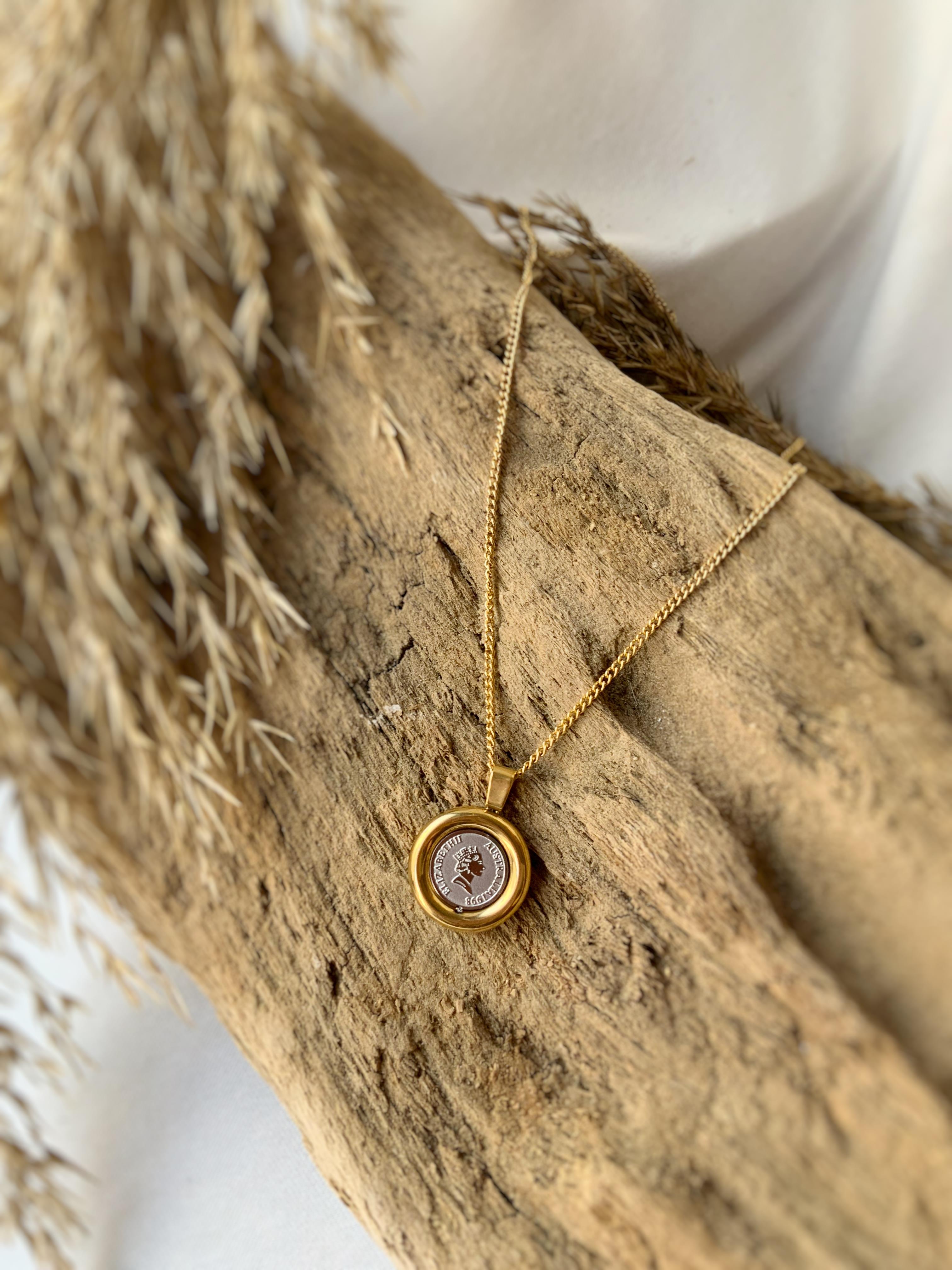 Elizabeth Madalyon Kolye