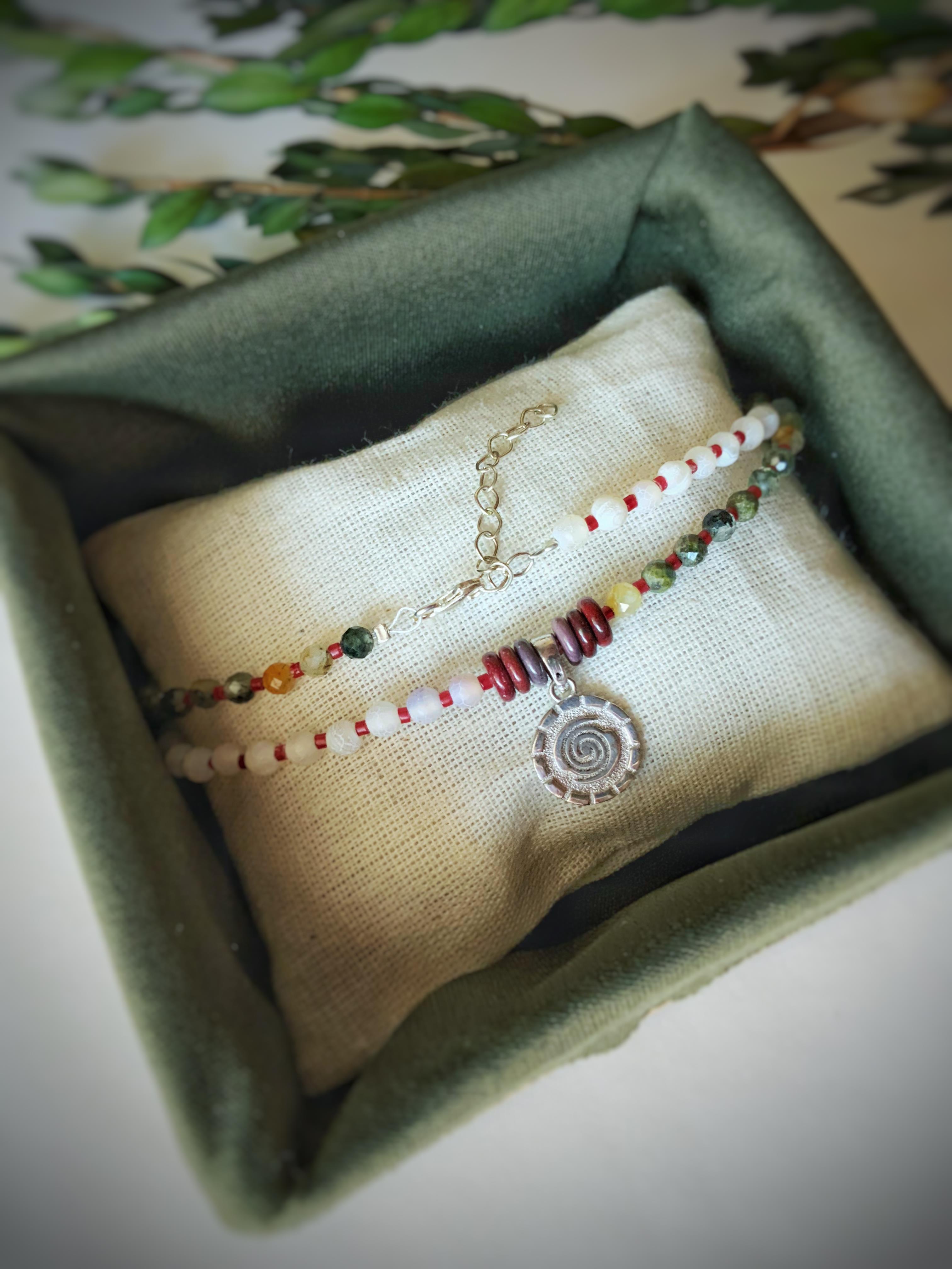 Gaia Doğaltaş Tasarım Kolye 