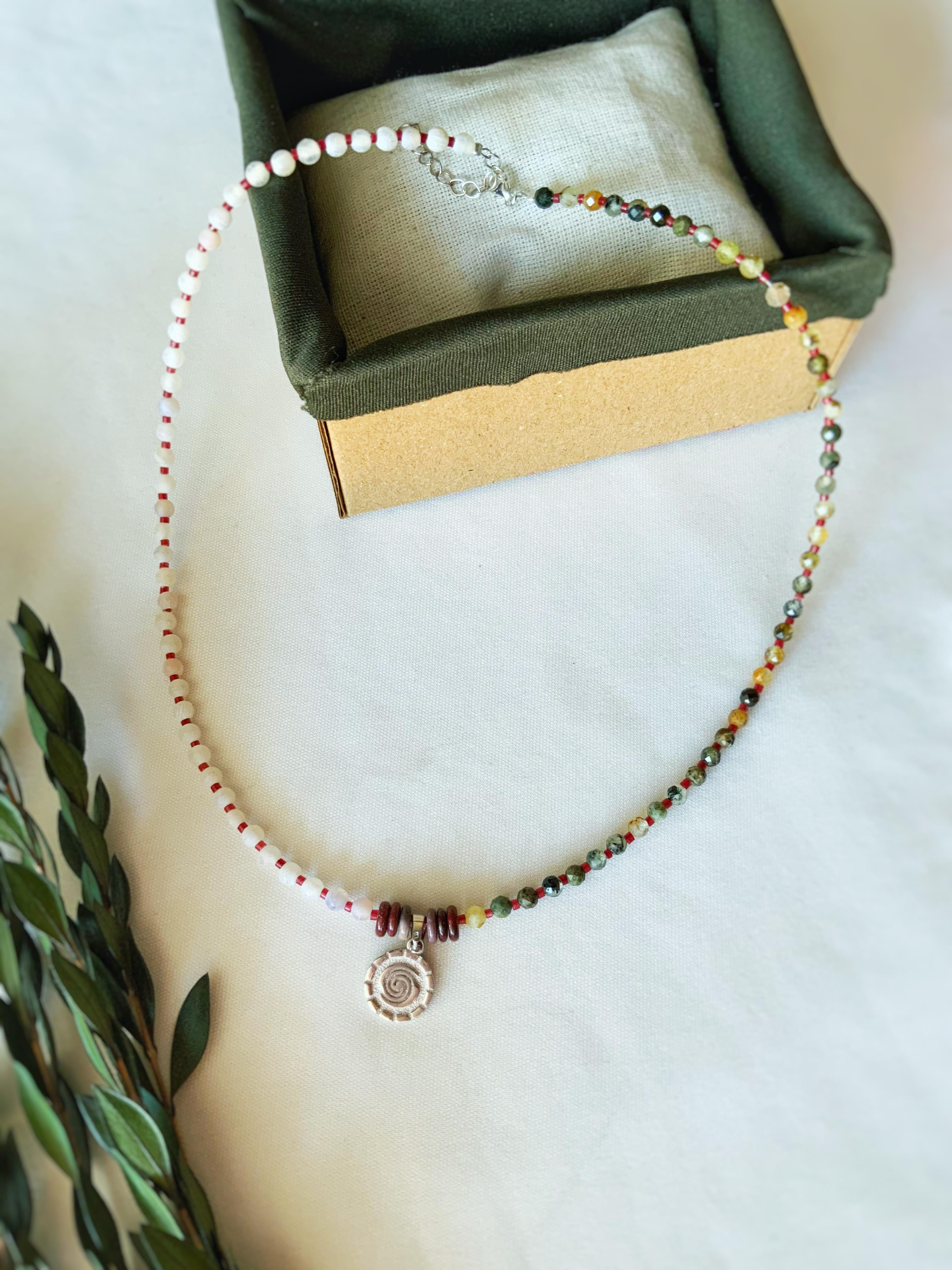 Gaia Doğaltaş Tasarım Kolye 