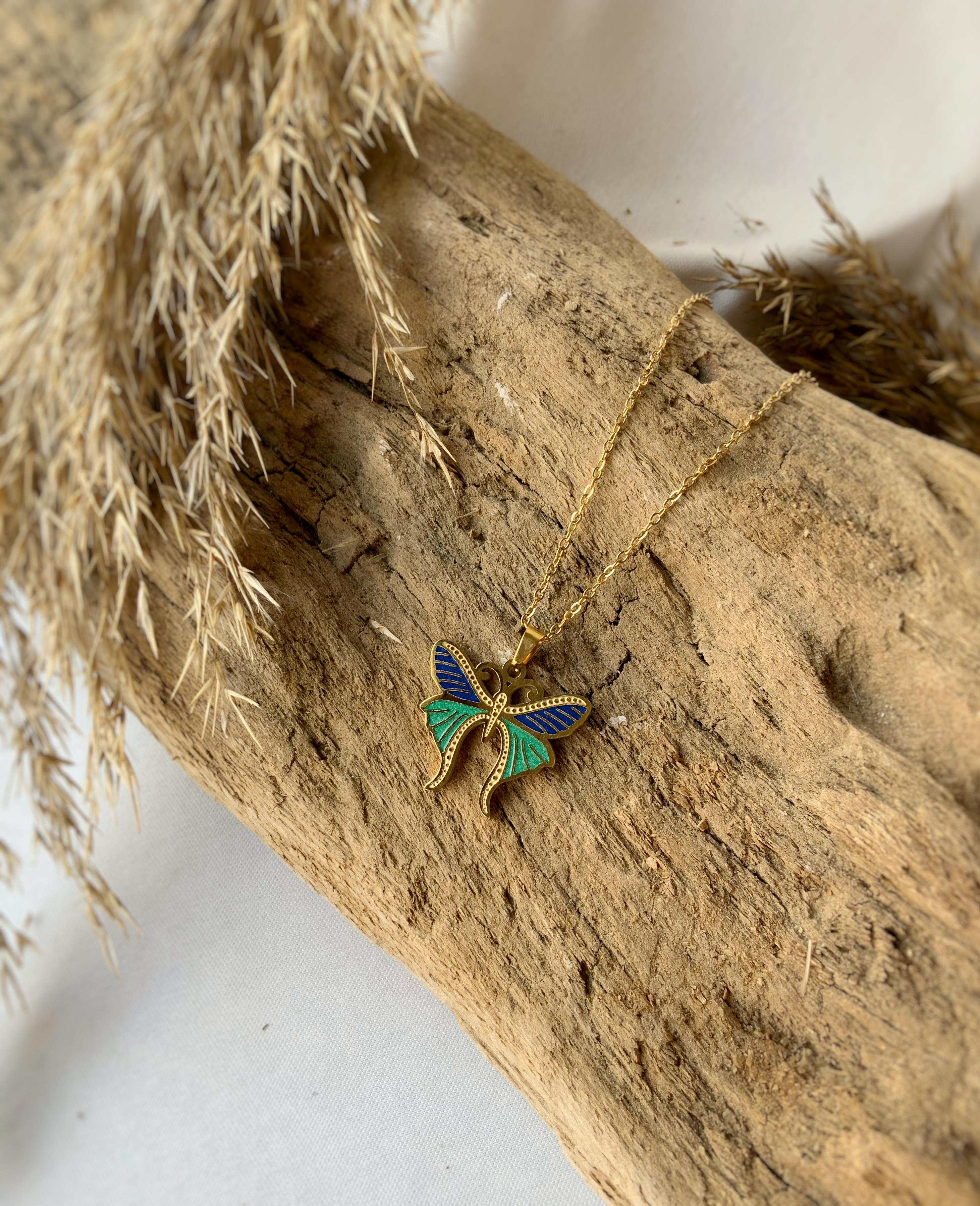 Kelebeğin Zarafeti Çelik Kolye