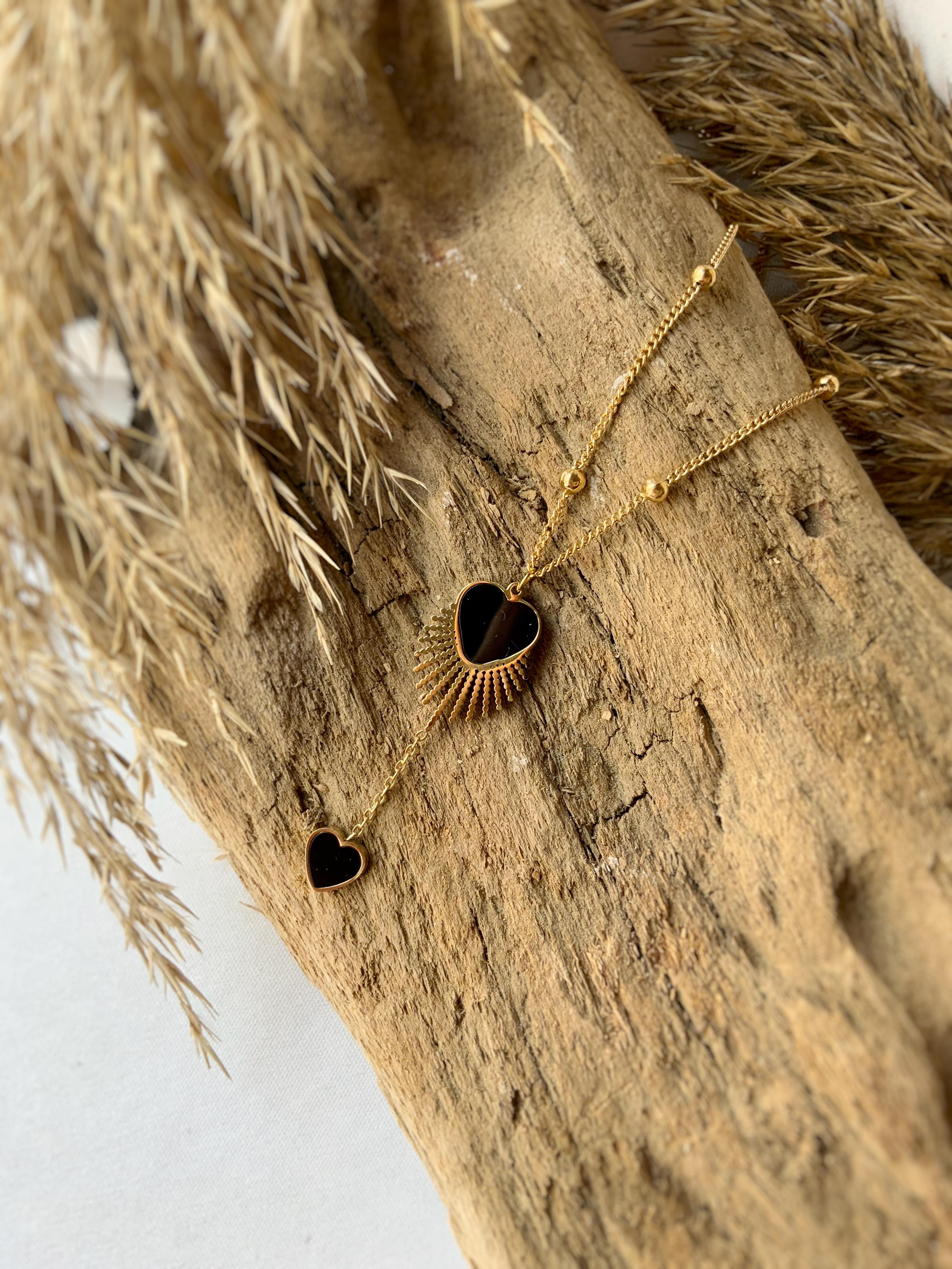 Siyah Kalp Detaylı Çelik Kolye