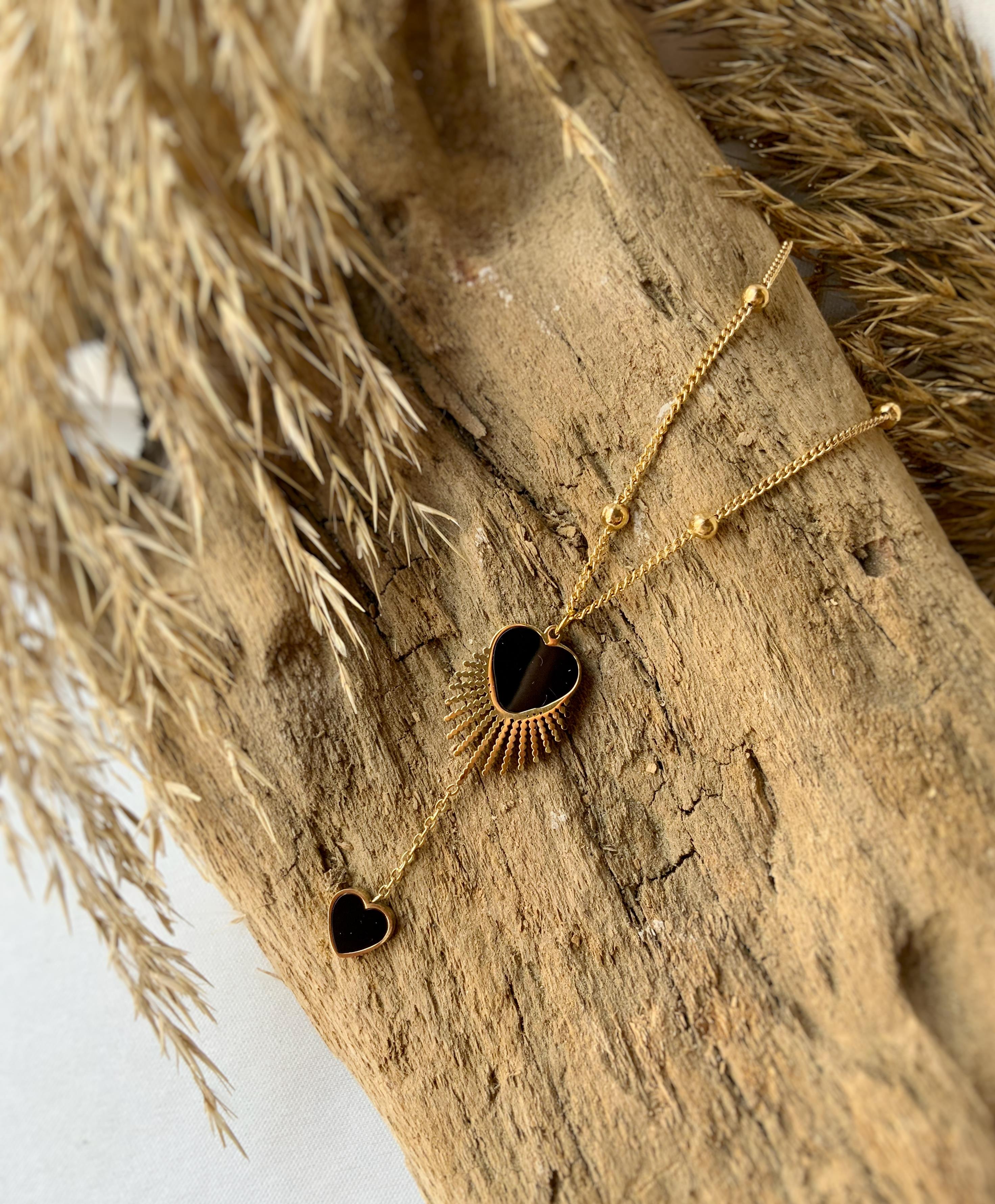 Siyah Kalp Detaylı Çelik Kolye