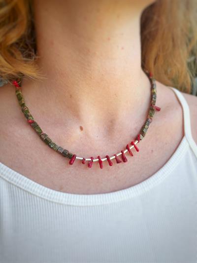  Roth Doğaltaş Tasarım Kolye