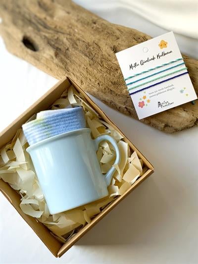 Mavi Bardak Çorap Bileklik Hediye Seti