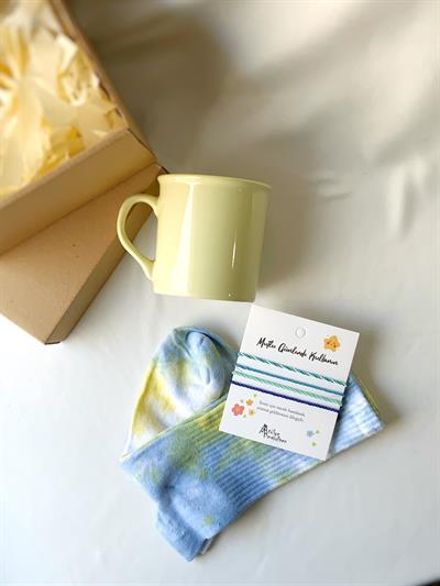 Sarı Bardak Çorap Bileklik Hediye Seti