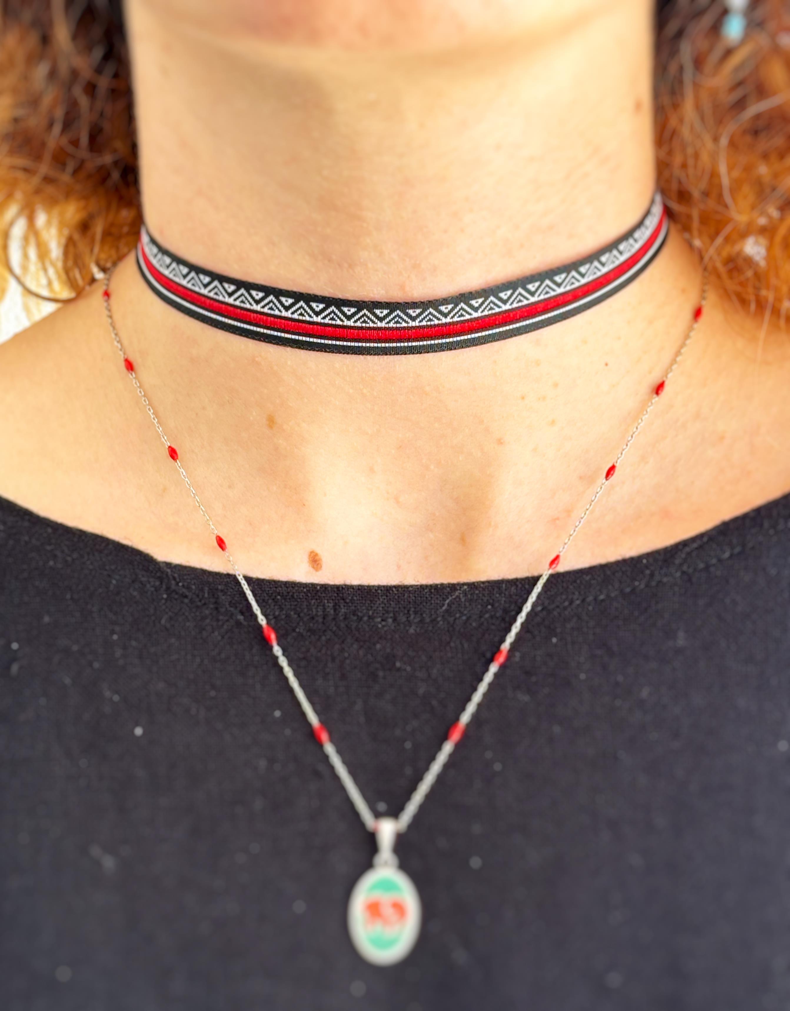 Kırmızı Detaylı Choker Kolye 