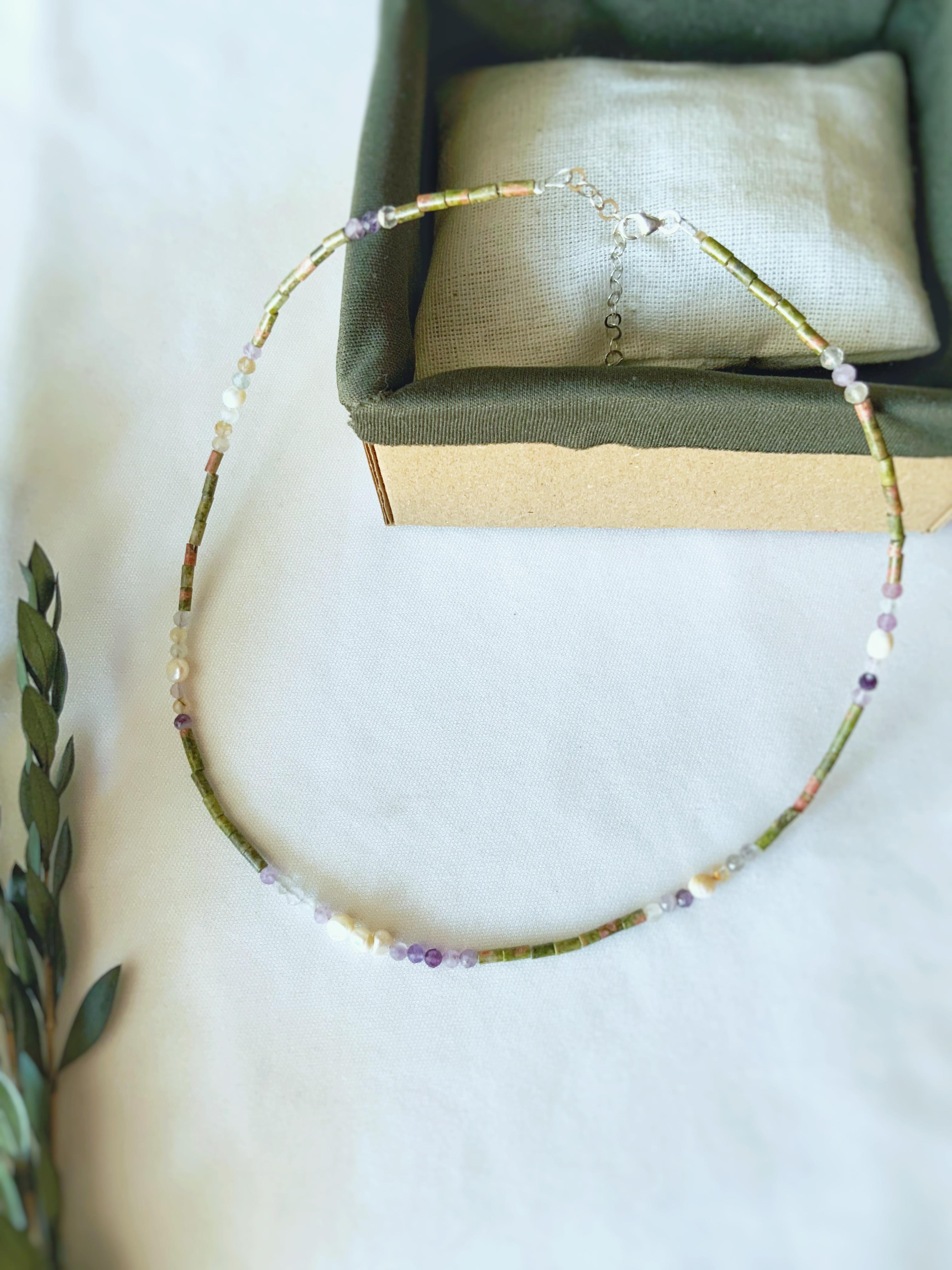 Seher Tanrıçası Doğaltaş Kolye 