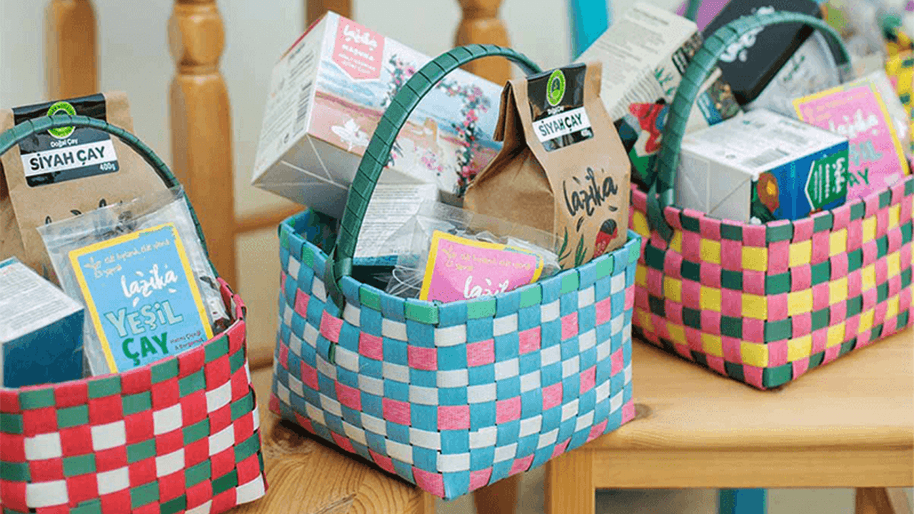 Give Tea as a Gift to Your Beloved One!
