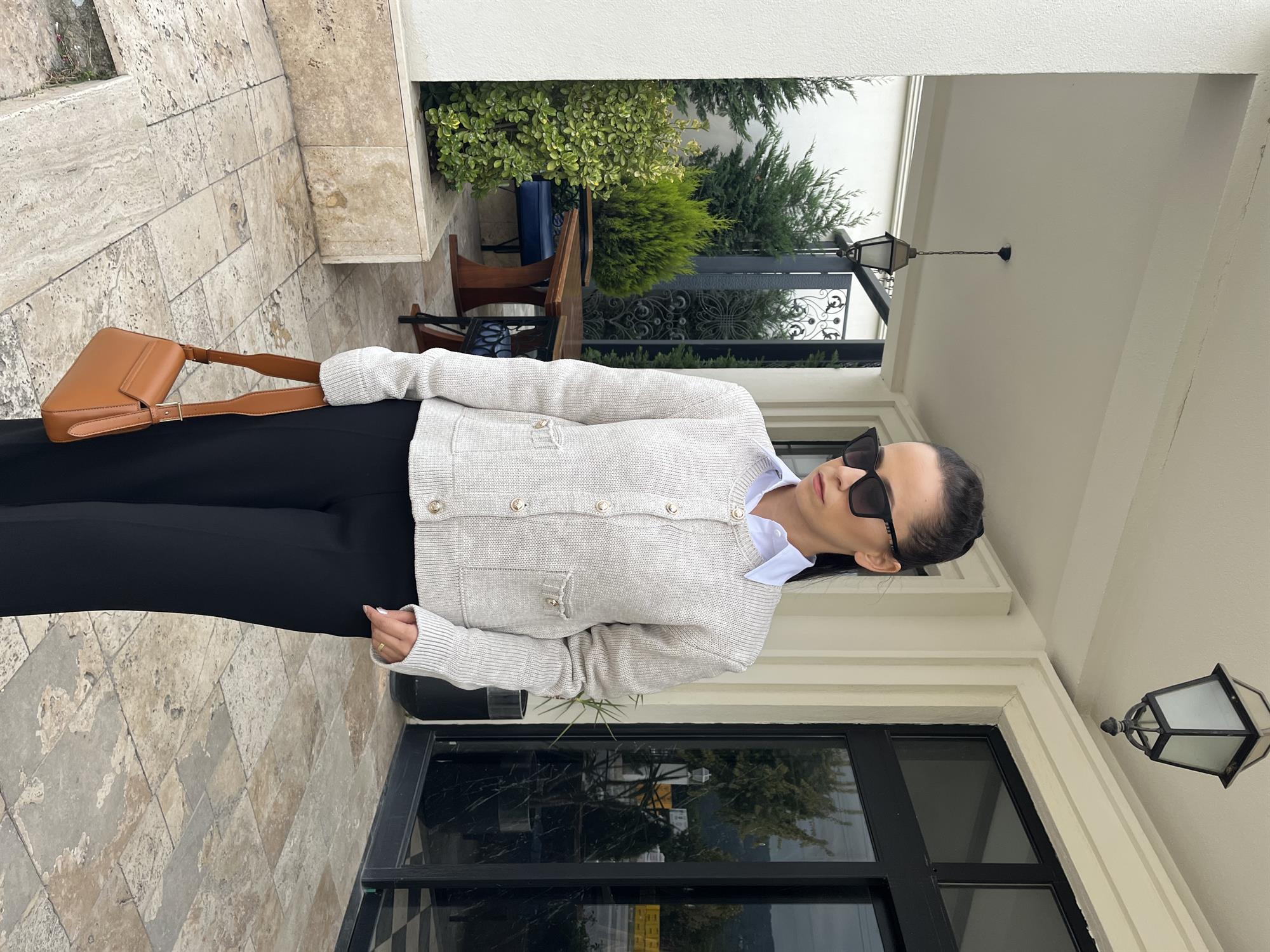 TAŞ RENGİ GOLD DÜĞMELİ HIRKA