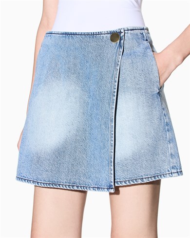Armani Exchange Kadın Denim Kumaş Kısa Boy Şortlu Rahat Kesim Mavi Şort XW002265 AF21338-MB001