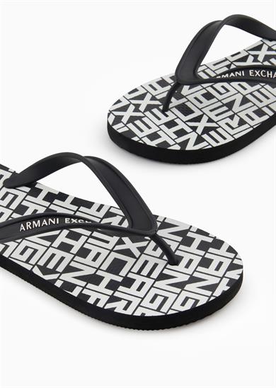 Armani Exchange Erkek Düz ve Rahat Taban Marka Logo Dokulu Parmak Arası Siyah-Beyaz Terlik XUQ002 XV676-N814