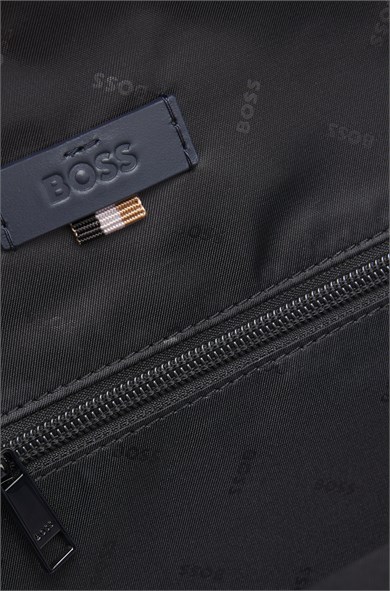BOSS Erkek Su Geçirmez Kaplamalı Çoklu Bölmeli Fonksiyonel Lacivert Omuz Çantası 50567495-404
