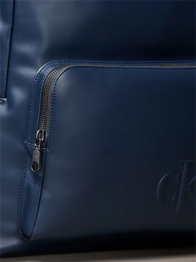 Calvin Klein Erkek Ayarlanabilir Askılı Fermuarlı Ön Cepli Mavi Sırt Çantası LV04D3246G-CCI