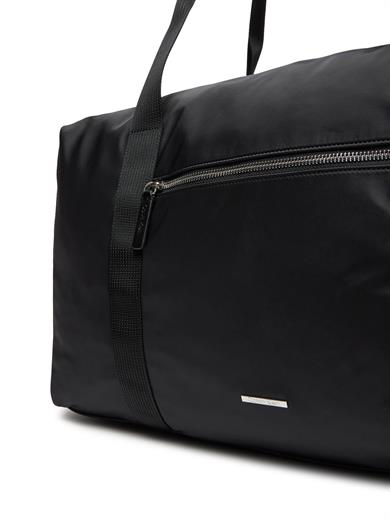 Calvin Klein Erkek Ayarlanabilir Askılı Fermuar Bölmeli Geniş İç Hacimli Siyah Spor Çanta LV04D3043G-UB1