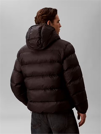 Calvin Klein Erkek Kapitoneli Kapüşonlu Su Tutmayan ve Nefes Alabilen Kumaş Ördek Tüyü Dolgulu Siyah Mont LV04RG513G-UB1