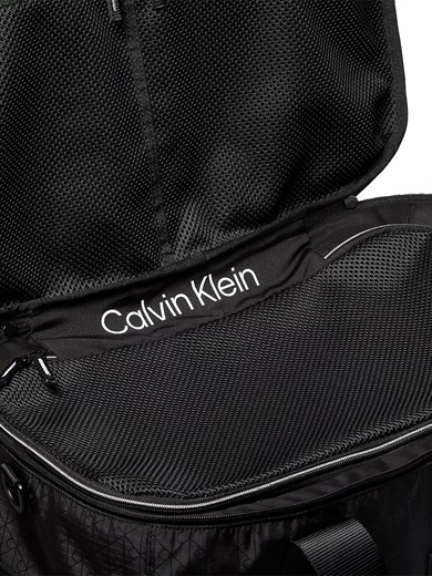 Calvin Klein Erkek Logo Baskılı Fermuar Bölmeli Geniş İç Hacimli Siyah Seyahat Çantası LV04D3385G-UB1