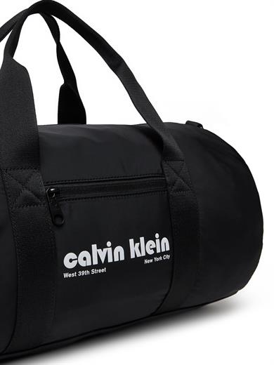 Calvin Klein Erkek Logo Baskılı Fermuar Bölmeli Geniş İç Hacimli Siyah Spor Çanta LV04G3163G-UB1
