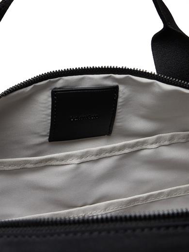 Calvin Klein Erkek Logo Baskılı Fermuar Bölmeli Geniş İç Hacimli Siyah Spor Çanta LV04G3163G-UB1