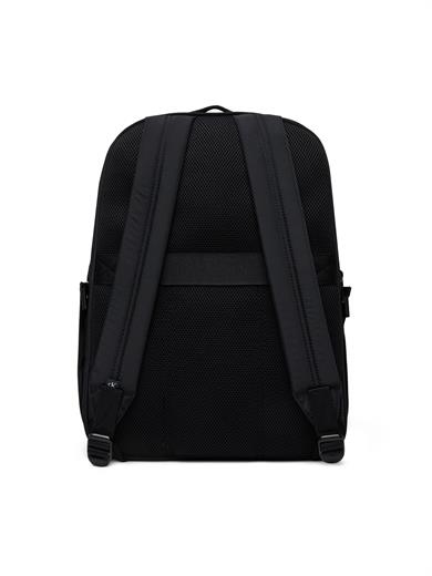 Calvin Klein Erkek Logo Baskılı Fermuarlı Ön Bölmeli Geniş İç Hacimli Siyah Sırt Çantası LV04G3162G-UB1
