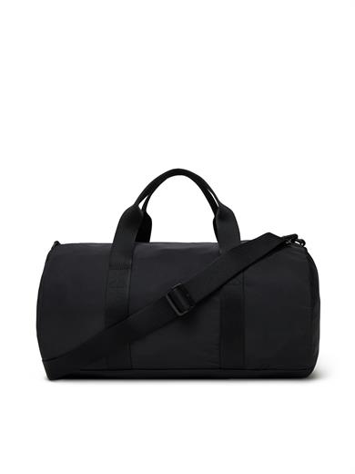 Calvin Klein Erkek Logo Baskılı Fermuar Bölmeli Geniş İç Hacimli Siyah Spor Çanta LV04G3163G-UB1