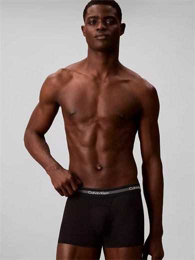 Calvin Klein Erkek Logo Etiketli Elastik Bel Bantlı Üçlü Paket Siyah Boxer LV00NB4536-UB1