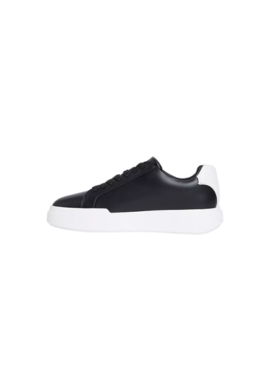 Calvin Klein Erkek Logo Kabartmalı Düşük Bilekli %100 Deri Siyah Sneaker YM0YM01344-06W