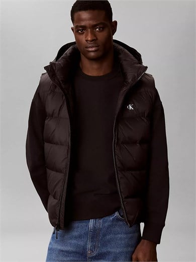 Calvin Klein Erkek Normal Kalıp Kuş Tüyü Dolgulu Kapitone Desenli Çıkarılabilir Kapüşonlu Siyah Yelek LV04RG514G-UB1