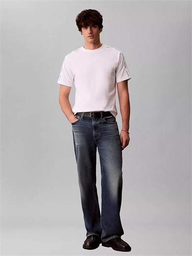 Calvin Klein Erkek Regular Fit Yuvarlak Yakalı Omuzları Şerit Çizgili Kısa Kollu Beyaz T-Shirt LV04RH201G-YAF