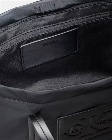 Calvin Klein Kadın Ayarlanabilir Çapraz Askılı Logo Detaylı Küçük Boy Siyah Çanta LV04F3868G-UB1