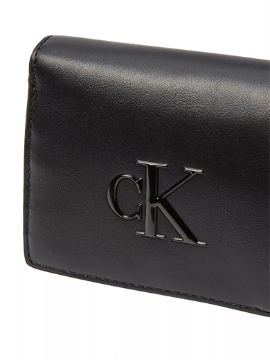 Calvin Klein Kadın CK Logolu Çoklu Kart Bölmeli Siyah Cüzdan LV04F1156G-UB1