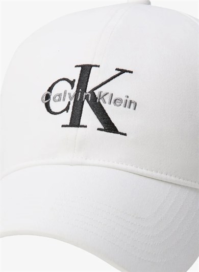 Calvin Klein Kadın CK Logo İşlemeli Ayarlanabilir Tokalı Beyaz1 Şapka LV04K5026G-7KR