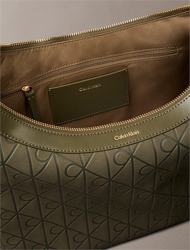 Calvin Klein Kadın CK Logo Desenli Fermuarlı Ayarlanabilir Omuz Askılı Haki Çanta LV04F3881G-LI1