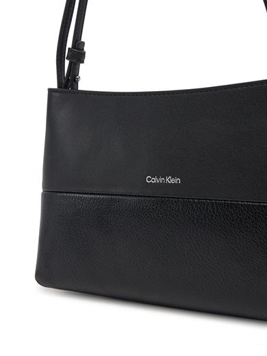 Calvin Klein Kadın Deri Askı Ayarlanabilir Calvin Klein Yazılı Siyah Omuz Çantası K60K613009-BEH