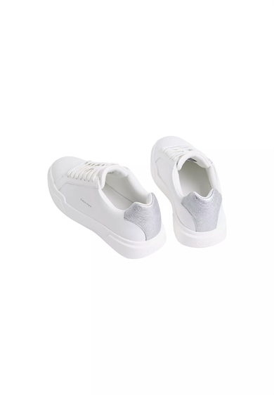 Calvin Klein Kadın Düşük Bilekli TH Logo Detaylı Deri Beyaz Sneaker HW0HW02988-05Y