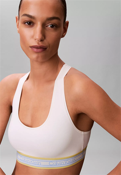 Calvin Klein Kadın Logo Desenli Elastik Bel Bantlı Askılı Beyaz Büstiyer LV00QF8692-YAS