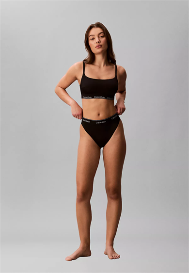 Calvin Klein Kadın Logo İmzalı Elastik Bel Bantlı Brezilya Kesimi Siyah Bikini Altı LV00Q61131-UB1