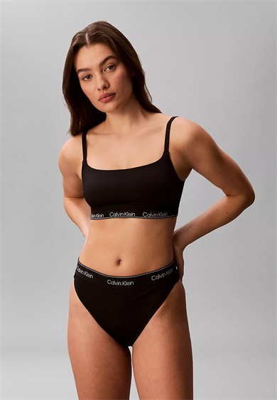 Calvin Klein Kadın Logo İmzalı Elastik Bel Bantlı Brezilya Kesimi Siyah Bikini Altı LV00Q61131-UB1