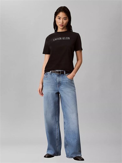 Calvin Klein Kadın Normal Kalıp Pamuklu Yuvarlak Yakalı Kısa Kollu Siyah T-Shirt LV047H803G-UB1